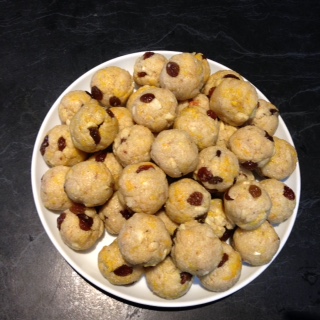 QUICK SEMOLINA LADDU