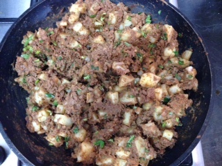 CANNED CORNED MUTTON CURRY